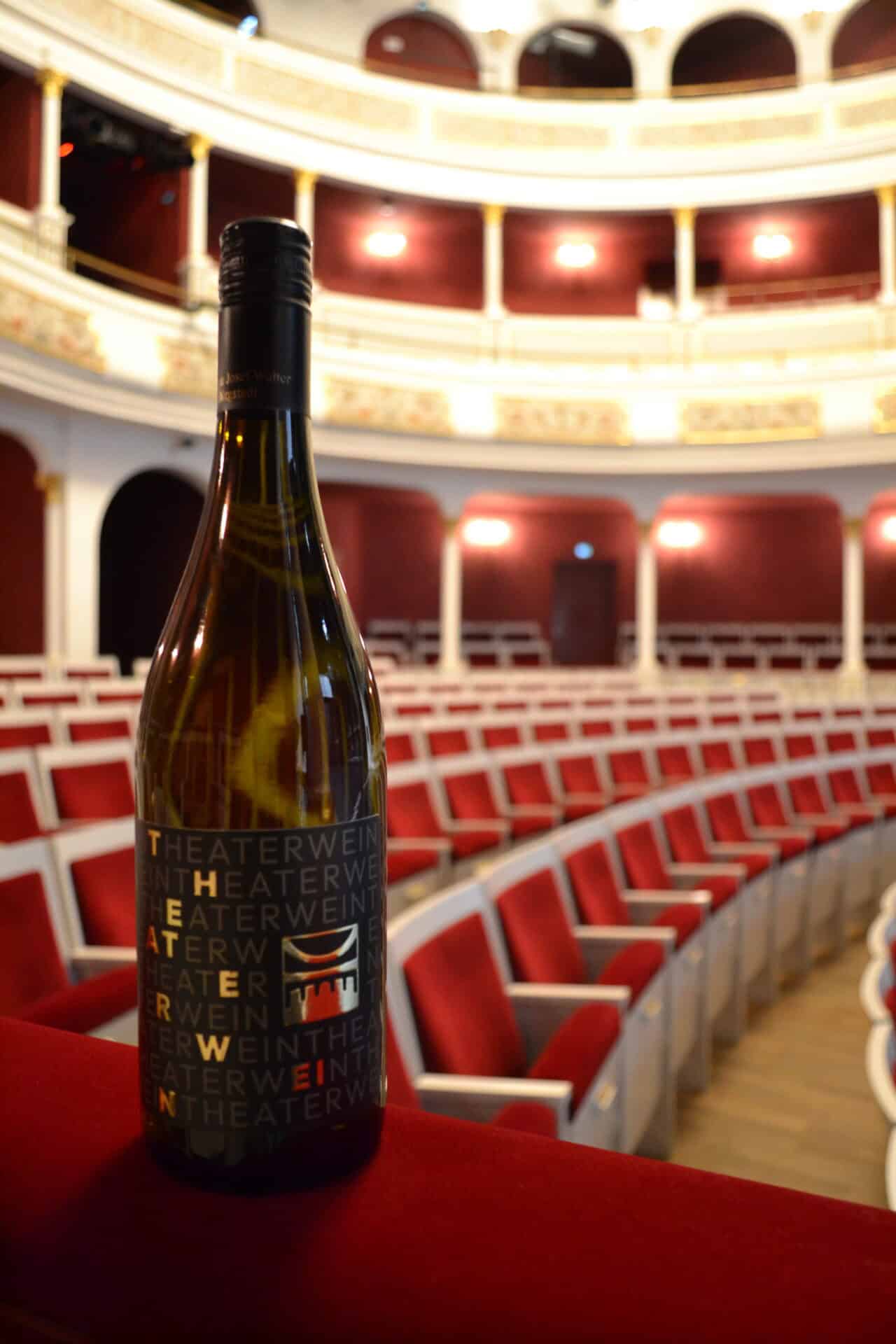 Theaterwein hochformat